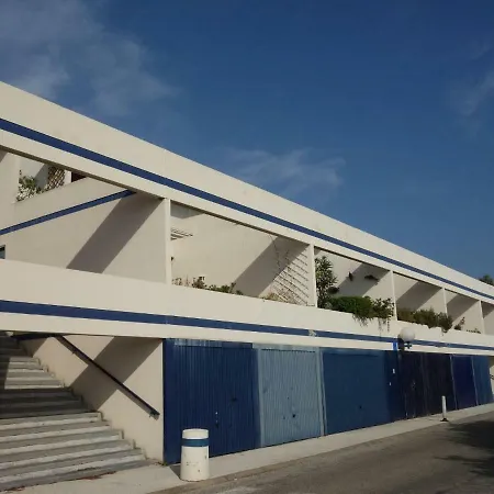 Les Katikias